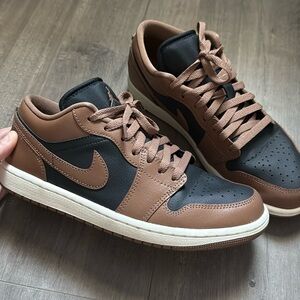 Women Nike Air Jordan 1 Low - Brown and Black
